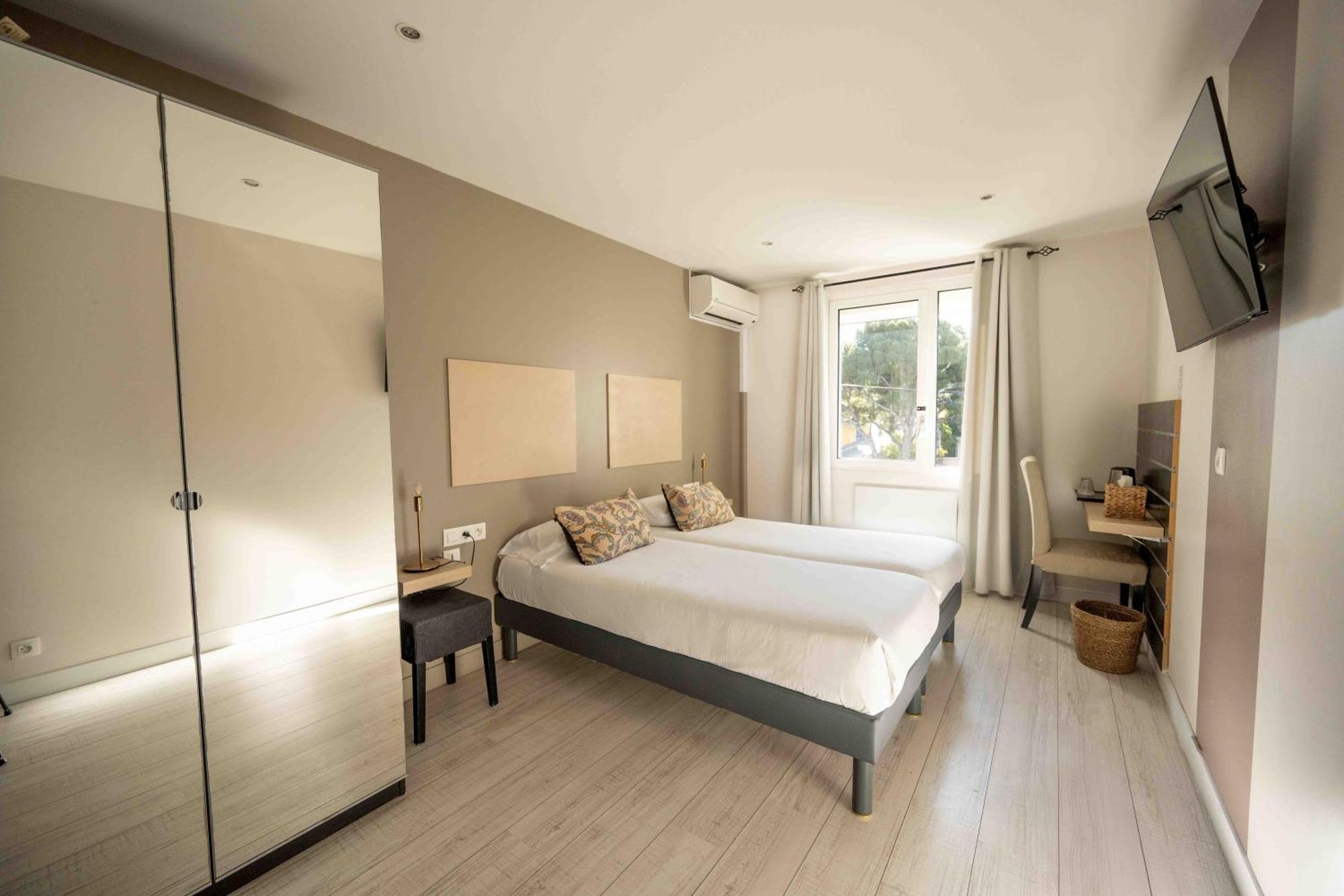 Hotel La Tuiliere Carry-le-Rouet Bagian luar foto